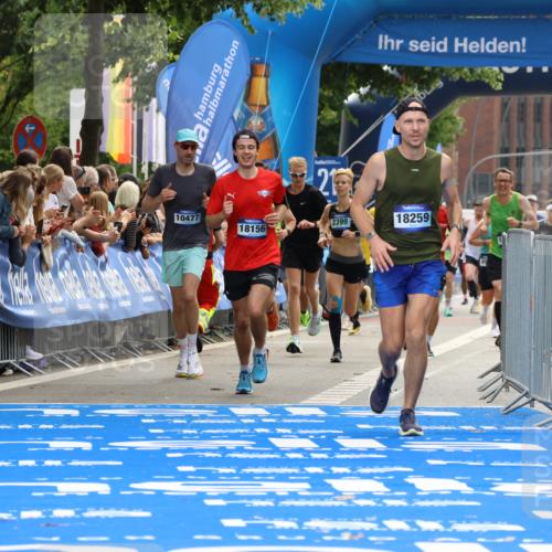 29.06.2025 - hella hamburg halbmarathon Strokosch-Dieckow http://msf.ph/oto/8456697 29.06.2025 10:35:55 Ziel 2399, 3843, 9313, 10477, 13252, 15161, 17217, 18156, 18259 meine-sportfotos.de