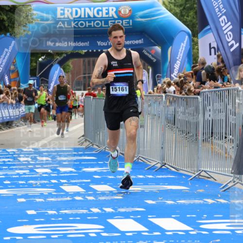29.06.2025 - hella hamburg halbmarathon Strokosch-Dieckow http://msf.ph/oto/8456776 29.06.2025 10:35:51 Ziel 3843, 13252, 15161, 16119 meine-sportfotos.de