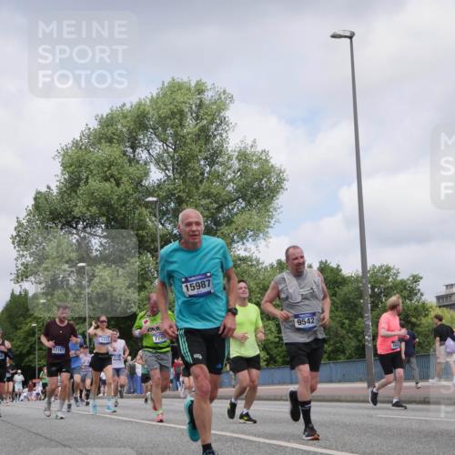 29.06.2025 - hella hamburg halbmarathon Luisa Fischer http://msf.ph/oto/8456833 29.06.2025 10:35:52 Kennedybrücke 9812, 17167, 1660, 1237, 7749, 5110, 15987, 4, 9542, 1647, 1237, 1647, 2959, 3391, 3660, 3670, 3708, 3753, 5110, 7135, 7531, 7749, 8170, 9542, 9812, 10002, 10203 meine-sportfotos.de