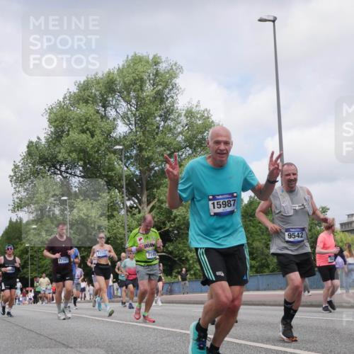 29.06.2025 - hella hamburg halbmarathon Luisa Fischer http://msf.ph/oto/8456853 29.06.2025 10:35:52 Kennedybrücke 3812, 1237, 17167, 7749, 15987, 9542, 1237, 1647, 2959, 3391, 3660, 3670, 3708, 3753, 5110, 7135, 7531, 7749, 8170, 9542, 9812, 10002, 10203 meine-sportfotos.de