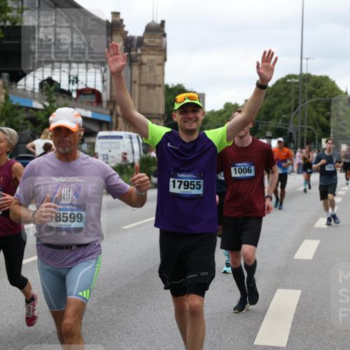 29.06.2025 - hella hamburg halbmarathon Yannick Fuchs http://msf.ph/oto/8456940 29.06.2025 10:56:21 20KM 1006, 1128, 1264, 1377, 1432, 1568, 1573, 1726, 6414, 6415, 6580, 6752, 7658, 8045, 8154, 8624, 9131, 9718, 9928, 10214, 10519, 10797, 11670, 11968, 12156, 13498, 13868, 14368, 14456, 15859, 16292, 16654, 16688, 16808, 17136, 17383, 17532, 17939, 17955, 18000, 18599, 18919, 19023 meine-sportfotos.de