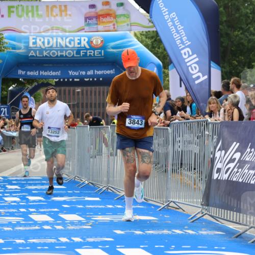 29.06.2025 - hella hamburg halbmarathon Strokosch-Dieckow http://msf.ph/oto/8456989 29.06.2025 10:35:47 Ziel 3843, 12462, 12899, 13252, 15161, 16119 meine-sportfotos.de