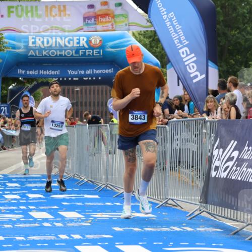 29.06.2025 - hella hamburg halbmarathon Strokosch-Dieckow http://msf.ph/oto/8457015 29.06.2025 10:35:47 Ziel 3843, 12462, 12899, 13252, 15161, 16119 meine-sportfotos.de