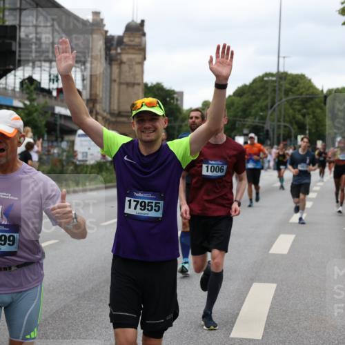 29.06.2025 - hella hamburg halbmarathon Yannick Fuchs http://msf.ph/oto/8457040 29.06.2025 10:56:22 20KM 1006, 1128, 1264, 1377, 1432, 1568, 1573, 1726, 6414, 6415, 6580, 6752, 7658, 7869, 8045, 8154, 8624, 9131, 9718, 9928, 10214, 10519, 10797, 11180, 11670, 11968, 12156, 13498, 13868, 14368, 14456, 15859, 16292, 16654, 16688, 16808, 17136, 17383, 17532, 17955, 18000, 18599, 18919, 19023 meine-sportfotos.de