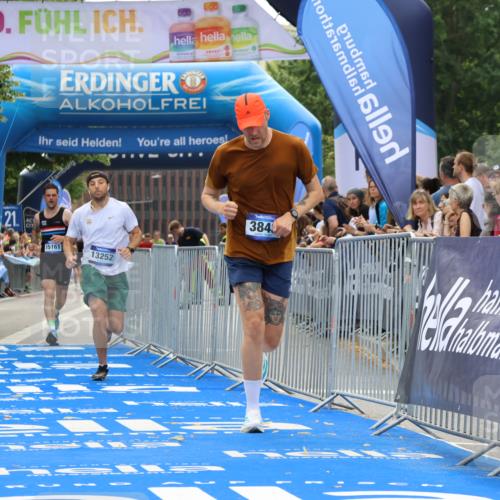29.06.2025 - hella hamburg halbmarathon Strokosch-Dieckow http://msf.ph/oto/8457059 29.06.2025 10:35:47 Ziel 3843, 12462, 12899, 13252, 15161, 16119 meine-sportfotos.de