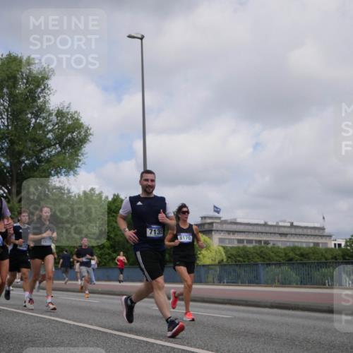 29.06.2025 - hella hamburg halbmarathon Luisa Fischer http://msf.ph/oto/8457071 29.06.2025 10:36:00 Kennedybrücke 708, 9034, 15171, 7135, 8170, 1647, 1732, 2059, 2959, 3221, 3391, 3653, 3660, 3708, 4096, 4555, 5110, 5156, 6861, 7135, 7750, 8170, 9034, 9471, 9812, 10002, 10770 meine-sportfotos.de