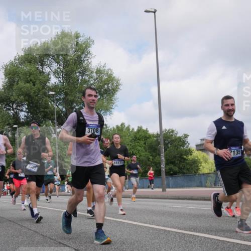 29.06.2025 - hella hamburg halbmarathon Luisa Fischer http://msf.ph/oto/8457080 29.06.2025 10:36:01 Kennedybrücke 670, 10770, 3708, 13789, 15171, 775, 17157, 7135, 1732, 2059, 2384, 2959, 3221, 3391, 3653, 3708, 4096, 4555, 5156, 5581, 6861, 7135, 7750, 8170, 8839, 9034, 9471, 9812, 10002, 10770 meine-sportfotos.de