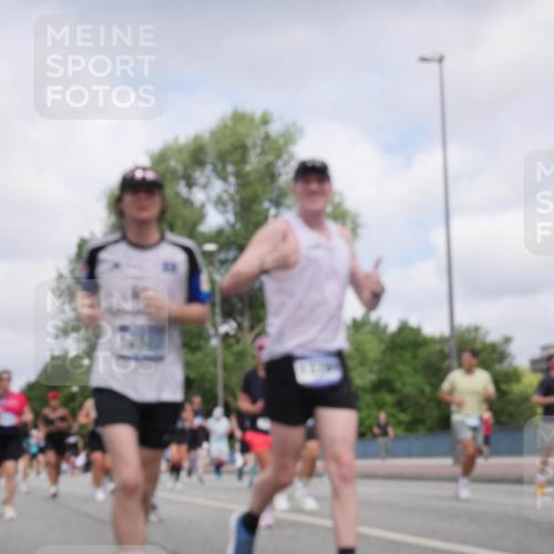 29.06.2025 - hella hamburg halbmarathon Luisa Fischer http://msf.ph/oto/8457110 29.06.2025 10:36:03 Kennedybrücke 1732, 2059, 2384, 3221, 3391, 3653, 3708, 4030, 4096, 4555, 5156, 5581, 6861, 7135, 7750, 8170, 8839, 9034, 9471, 9768, 10770 meine-sportfotos.de