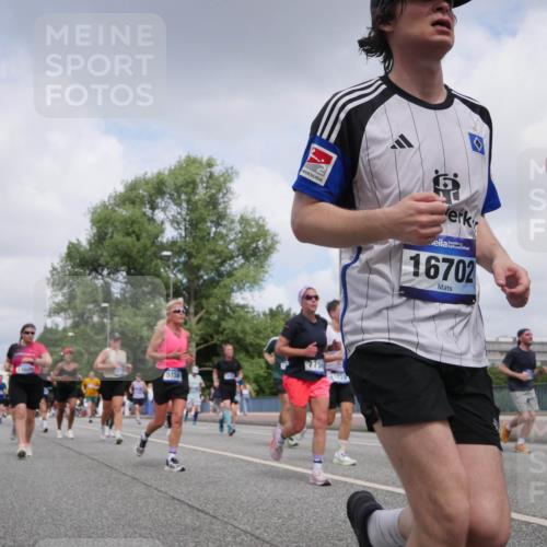 29.06.2025 - hella hamburg halbmarathon Luisa Fischer http://msf.ph/oto/8457123 29.06.2025 10:36:04 Kennedybrücke 5156, 7750, 16702, 1732, 1879, 2059, 2384, 3221, 3391, 3422, 3653, 3708, 4030, 4096, 4555, 5156, 5581, 6861, 7135, 7750, 8170, 8839, 9034, 9471, 9768, 10770 meine-sportfotos.de