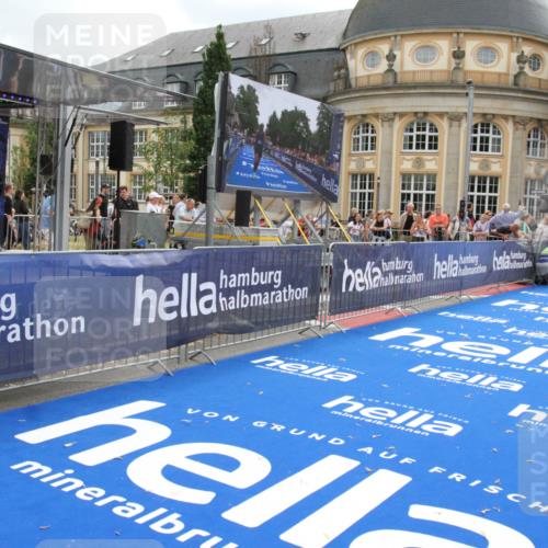 29.06.2025 - hella hamburg halbmarathon Michael Strokosch http://msf.ph/oto/8457124 29.06.2025 10:31:54 Ziel 3935, 5187, 10927, 11929 meine-sportfotos.de