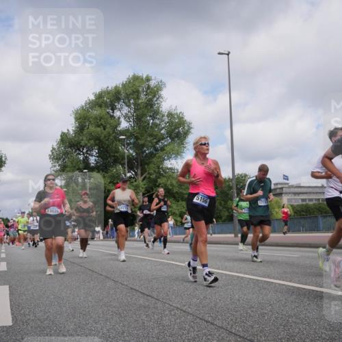 29.06.2025 - hella hamburg halbmarathon Luisa Fischer http://msf.ph/oto/8457142 29.06.2025 10:36:05 Kennedybrücke 13026, 10770, 5156, 17157, 7750, 1732, 1879, 2059, 2384, 3221, 3391, 3422, 3653, 4030, 4096, 4555, 5156, 5581, 6861, 7750, 8170, 8595, 8839, 9034, 9289, 9471, 9768, 10770 meine-sportfotos.de