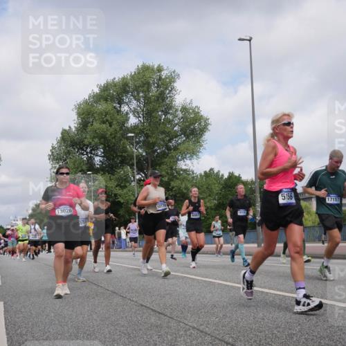 29.06.2025 - hella hamburg halbmarathon Luisa Fischer http://msf.ph/oto/8457151 29.06.2025 10:36:05 Kennedybrücke 13026, 555, 10770, 6861, 18191, 5156, 17157, 1732, 1879, 2059, 2384, 3221, 3391, 3422, 3653, 4030, 4096, 4555, 5156, 5581, 6861, 7750, 8170, 8595, 8839, 9034, 9289, 9471, 9768, 10770 meine-sportfotos.de