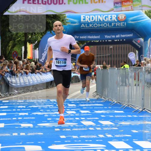 29.06.2025 - hella hamburg halbmarathon Strokosch-Dieckow http://msf.ph/oto/8457169 29.06.2025 10:35:43 Ziel 3843, 4062, 12462, 12899, 13252, 14841, 15161, 16119, 18841 meine-sportfotos.de