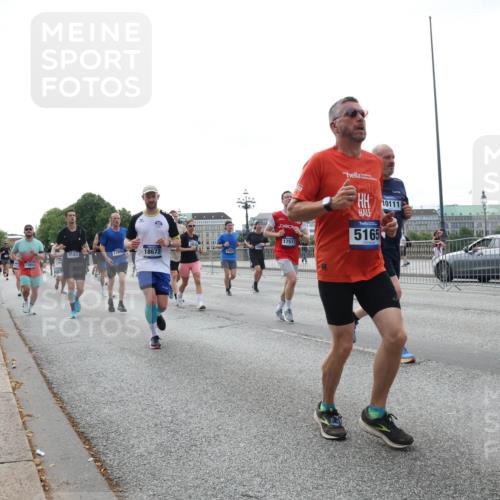 29.06.2025 - hella hamburg halbmarathon Lena Gebhardt http://msf.ph/oto/8457180 29.06.2025 10:31:36 Lombardsbrücke 17404, 9183, 11800, 18672, 17517, 5165, 10111, 11884, 1235, 1292, 1373, 1844, 1879, 1979, 2414, 2672, 2831, 2832, 2914, 3396, 3397, 3424, 3571, 3681, 3751, 4561, 4817, 4877, 4953, 5165, 5437, 5846, 5943, 5965, 6057, 6078, 6160, 6546, 6573, 6640, 7334, 7604, 7772, 7898, 8050, 8072, 8073, 8304, 8620, 8806, 9078, 9104, 9183, 9478, 9812, 9883, 10111, 10240, 10586, 11587, 11988, 13724, 14349, 15725, 16457, 16978, 17404, 17509, 17517, 17587, 17706 meine-sportfotos.de