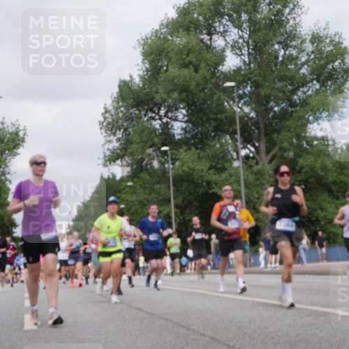 29.06.2025 - hella hamburg halbmarathon Luisa Fischer http://msf.ph/oto/8457205 29.06.2025 10:36:08 Kennedybrücke 1199, 1732, 1879, 2059, 2384, 3221, 3422, 3653, 4030, 4096, 4555, 5156, 5581, 6861, 8595, 8839, 9289, 9471, 9768, 9780, 10770 meine-sportfotos.de