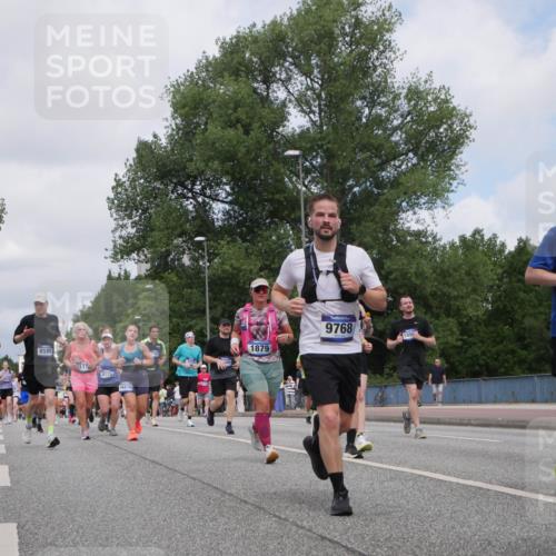 29.06.2025 - hella hamburg halbmarathon Luisa Fischer http://msf.ph/oto/8457274 29.06.2025 10:36:11 Kennedybrücke 9289, 8595, 137, 8175, 16310, 1879, 9768, 1856, 162, 1078, 1199, 1373, 1732, 1879, 2384, 2838, 3221, 3422, 3653, 4030, 4096, 4446, 5581, 6861, 8175, 8595, 8839, 9289, 9471, 9768, 9780 meine-sportfotos.de
