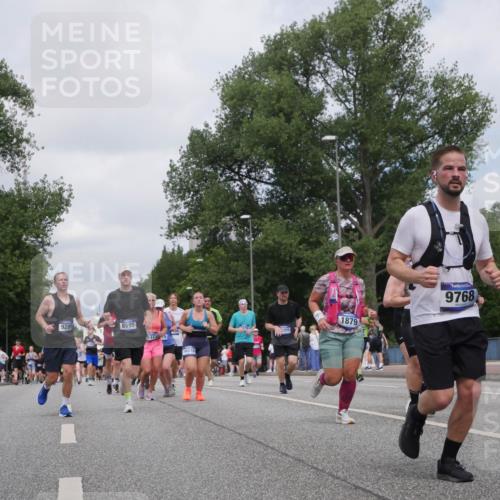 29.06.2025 - hella hamburg halbmarathon Luisa Fischer http://msf.ph/oto/8457282 29.06.2025 10:36:12 Kennedybrücke 9289, 8595, 1373, 45, 1305, 16310, 1879, 9768, 1078, 1199, 1373, 1732, 1879, 2384, 2838, 3221, 3422, 3653, 4030, 4096, 4446, 5581, 6861, 8175, 8595, 8839, 9289, 9471, 9768, 9780 meine-sportfotos.de