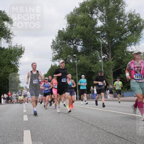 29.06.2025 - hella hamburg halbmarathon Luisa Fischer http://msf.ph/oto/8457298 29.06.2025 10:36:13 Kennedybrücke 9289, 8175, 8595, 0, 4446, 1879, 342, 502, 1078, 1199, 1373, 1732, 1879, 2384, 2838, 3221, 3422, 3653, 4030, 4446, 5581, 8175, 8595, 8839, 9289, 9471, 9768, 9780 meine-sportfotos.de