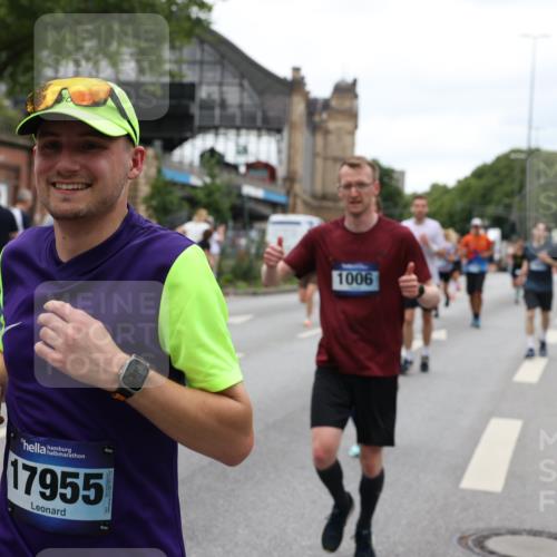 29.06.2025 - hella hamburg halbmarathon Yannick Fuchs http://msf.ph/oto/8457307 29.06.2025 10:56:23 20KM 1006, 1128, 1264, 1377, 1432, 1568, 1573, 1726, 6414, 6415, 6580, 6752, 7658, 7869, 8045, 8154, 8624, 8730, 9131, 9718, 9928, 10214, 10519, 10797, 11180, 11670, 11968, 12156, 13498, 13868, 14368, 14456, 15859, 16292, 16654, 16688, 16808, 17136, 17383, 17532, 17955, 18000, 18599, 18919, 19023 meine-sportfotos.de