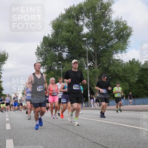 29.06.2025 - hella hamburg halbmarathon Luisa Fischer http://msf.ph/oto/8457312 29.06.2025 10:36:14 Kennedybrücke 8175, 9289, 1373, 16310, 8595, 1305, 4446, 1856, 1078, 1199, 1373, 1879, 2384, 2838, 3422, 3560, 4030, 4446, 5581, 8175, 8595, 8839, 8993, 9289, 9768, 9780 meine-sportfotos.de