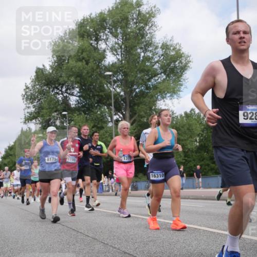 29.06.2025 - hella hamburg halbmarathon Luisa Fischer http://msf.ph/oto/8457343 29.06.2025 10:36:16 Kennedybrücke 1373, 8175, 1199, 16310, 9289, 1078, 1199, 1373, 1879, 2838, 3422, 3560, 4030, 4446, 8175, 8595, 8993, 9289, 9768, 9780 meine-sportfotos.de