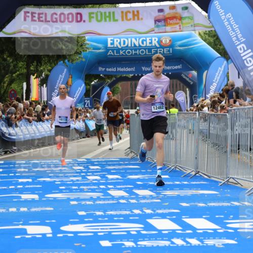 29.06.2025 - hella hamburg halbmarathon Strokosch-Dieckow http://msf.ph/oto/8457354 29.06.2025 10:35:40 Ziel 4062, 10384, 12462, 12899, 14841, 16119, 16123, 18841 meine-sportfotos.de