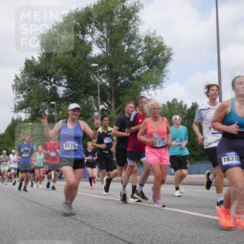 29.06.2025 - hella hamburg halbmarathon Luisa Fischer http://msf.ph/oto/8457360 29.06.2025 10:36:17 Kennedybrücke 15951, 55993, 15957, 8175, 17041, 373, 1078, 16310, 4446, 1078, 1199, 1373, 1879, 2838, 3422, 3560, 4446, 8175, 8595, 8993, 9289, 9780 meine-sportfotos.de