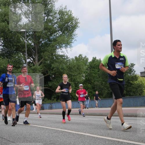 29.06.2025 - hella hamburg halbmarathon Luisa Fischer http://msf.ph/oto/8457396 29.06.2025 10:36:19 Kennedybrücke 120, 16391, 15951, 15957, 356, 38, 117132, 17041, 1078, 1199, 1324, 1373, 2838, 3341, 3560, 3871, 4446, 5917, 8175, 8993, 9750, 9780 meine-sportfotos.de