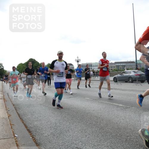 29.06.2025 - hella hamburg halbmarathon Lena Gebhardt http://msf.ph/oto/8457407 29.06.2025 10:31:36 Lombardsbrücke 11800, 18672, 15024, 9183, 17404, 1751, 516, 1235, 1292, 1373, 1844, 1879, 1979, 2414, 2672, 2831, 2832, 2914, 3396, 3397, 3424, 3571, 3681, 3751, 4561, 4817, 4877, 4953, 5165, 5437, 5846, 5943, 5965, 6057, 6078, 6160, 6546, 6573, 6640, 7334, 7604, 7772, 7898, 8050, 8072, 8073, 8304, 8620, 8806, 9078, 9104, 9183, 9478, 9812, 9883, 10111, 10240, 10586, 11587, 11988, 13724, 14349, 15725, 16457, 16978, 17404, 17509, 17517, 17587, 17706 meine-sportfotos.de