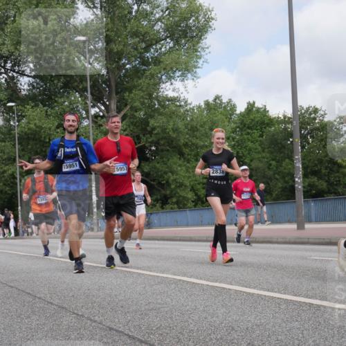 29.06.2025 - hella hamburg halbmarathon Luisa Fischer http://msf.ph/oto/8457415 29.06.2025 10:36:19 Kennedybrücke 4650, 18951, 16391, 1203, 15951, 5957, 3560, 2838, 11713, 1704, 1078, 1199, 1324, 1373, 2838, 3341, 3560, 3871, 4446, 5917, 8175, 8993, 9750, 9780 meine-sportfotos.de