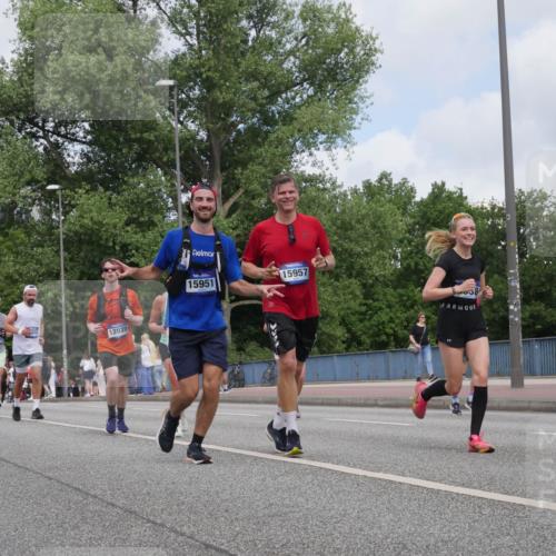 29.06.2025 - hella hamburg halbmarathon Luisa Fischer http://msf.ph/oto/8457420 29.06.2025 10:36:20 Kennedybrücke 13959, 4650, 18951, 12039, 15951, 15957, 1078, 1199, 1324, 1373, 2838, 3341, 3560, 3871, 4446, 5917, 8175, 8993, 9750 meine-sportfotos.de
