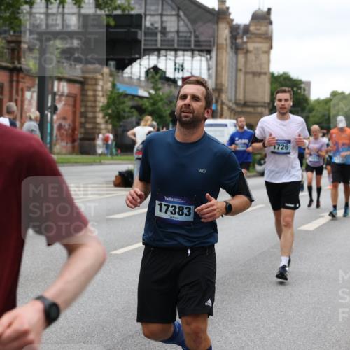 29.06.2025 - hella hamburg halbmarathon Yannick Fuchs http://msf.ph/oto/8457462 29.06.2025 10:56:24 20KM 1006, 1128, 1264, 1377, 1432, 1568, 1573, 1726, 6414, 6415, 6752, 7658, 7869, 8045, 8154, 8624, 8730, 9131, 9718, 10214, 10519, 11180, 11670, 11968, 12156, 13498, 13868, 14368, 14456, 15859, 16292, 16654, 16688, 16808, 17136, 17383, 17532, 17955, 18599, 18919, 19023 meine-sportfotos.de
