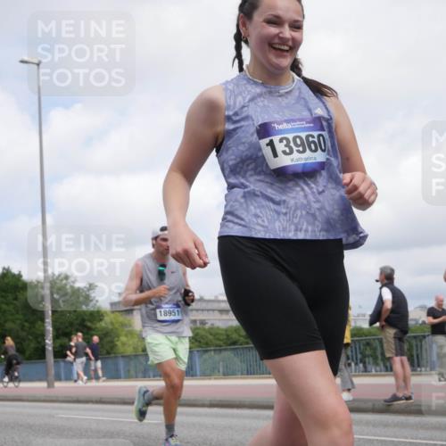 29.06.2025 - hella hamburg halbmarathon Luisa Fischer http://msf.ph/oto/8457506 29.06.2025 10:36:26 Kennedybrücke 18951, 13960, 1324, 1995, 2085, 3341, 3560, 3871, 4164, 5180, 5917, 6773, 6999, 7705, 8891, 8993, 9591, 9750 meine-sportfotos.de