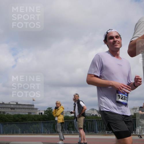 29.06.2025 - hella hamburg halbmarathon Luisa Fischer http://msf.ph/oto/8457571 29.06.2025 10:36:31 Kennedybrücke 1281, 1324, 1995, 2085, 2342, 3341, 3812, 3871, 4164, 5180, 5917, 6773, 6999, 7308, 7309, 7705, 8891, 9591, 9750 meine-sportfotos.de