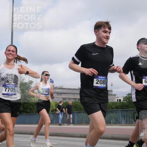 29.06.2025 - hella hamburg halbmarathon Luisa Fischer http://msf.ph/oto/8457603 29.06.2025 10:36:32 Kennedybrücke 7705, 5180, 2085, 6773, 4164, 1995, 2085, 2342, 3341, 3812, 4164, 5180, 5917, 6773, 6999, 7308, 7309, 7705, 8891, 9591 meine-sportfotos.de