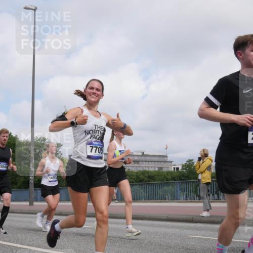 29.06.2025 - hella hamburg halbmarathon Luisa Fischer http://msf.ph/oto/8457607 29.06.2025 10:36:33 Kennedybrücke 1995, 15044, 14451, 7705, 208, 1995, 2085, 2342, 3812, 4164, 5180, 6773, 6999, 7308, 7309, 7705, 8891, 9591 meine-sportfotos.de
