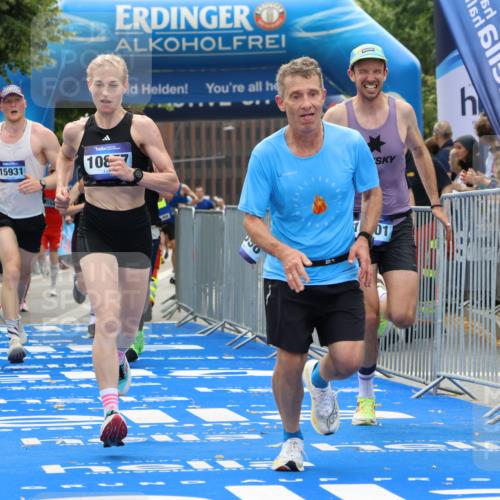 29.06.2025 - hella hamburg halbmarathon Strokosch-Dieckow http://msf.ph/oto/8457627 29.06.2025 10:35:21 Ziel 1889, 4050, 4944, 7867, 10771, 10877, 11898, 12514, 13798, 14789, 15390, 15701, 15773, 15931, 15959, 16811, 19022 meine-sportfotos.de