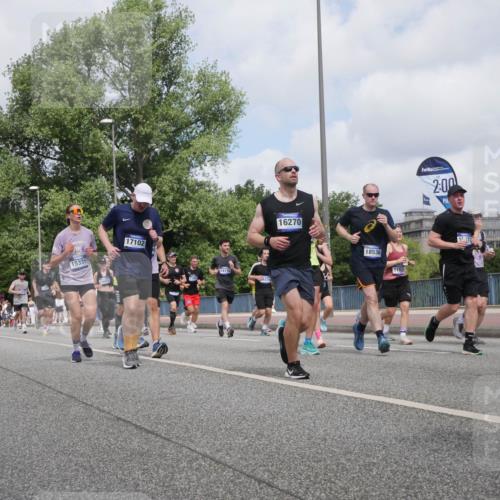 29.06.2025 - hella hamburg halbmarathon Luisa Fischer http://msf.ph/oto/8457669 29.06.2025 10:36:40 Kennedybrücke 15331, 14032, 17102, 14112, 16270, 18536, 11928, 2, 00, 1, 172, 2342, 2776, 3812, 4361, 4433, 5075, 5584, 7308, 7309, 9234, 9706, 9799 meine-sportfotos.de