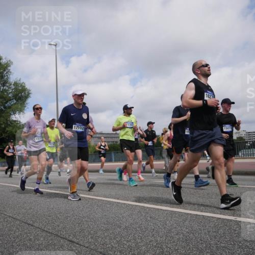 29.06.2025 - hella hamburg halbmarathon Luisa Fischer http://msf.ph/oto/8457705 29.06.2025 10:36:42 Kennedybrücke 15331, 923, 17102, 15367, 114, 1627, 15072, 18, 1896, 2776, 3812, 4361, 4433, 4449, 5075, 5561, 5584, 7308, 7309, 9234, 9258, 9706, 9799 meine-sportfotos.de