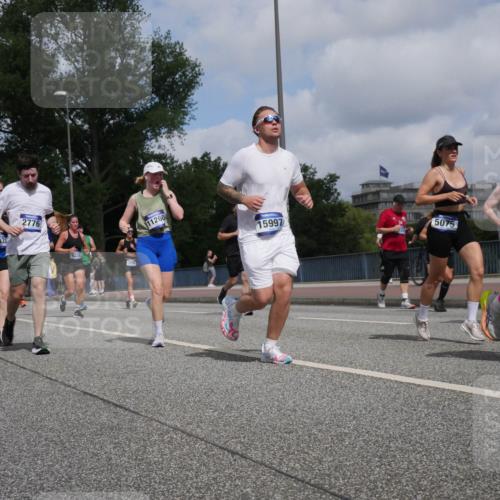 29.06.2025 - hella hamburg halbmarathon Luisa Fischer http://msf.ph/oto/8457735 29.06.2025 10:36:47 Kennedybrücke 1433, 4453, 2776, 9258, 11260, 15997, 5075, 20, 43, 12, 1896, 2526, 2776, 4361, 4433, 4449, 4807, 5075, 5561, 5584, 6956, 8620, 9234, 9258, 9438, 9706, 9799, 9995, 10800 meine-sportfotos.de