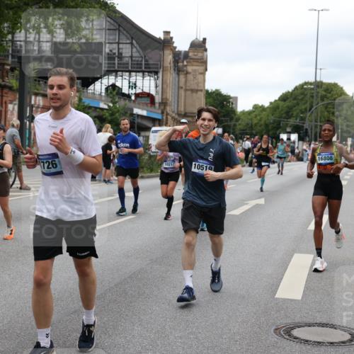 29.06.2025 - hella hamburg halbmarathon Yannick Fuchs http://msf.ph/oto/8457740 29.06.2025 10:56:26 20KM 1006, 1128, 1212, 1264, 1377, 1432, 1568, 1573, 1674, 1726, 6414, 6415, 6752, 7658, 7869, 8045, 8624, 8730, 9131, 9718, 10214, 10519, 11180, 11670, 12156, 12286, 13498, 13868, 14368, 14456, 16292, 16654, 16688, 16808, 17136, 17383, 17532, 17955, 18599, 18919, 19023 meine-sportfotos.de