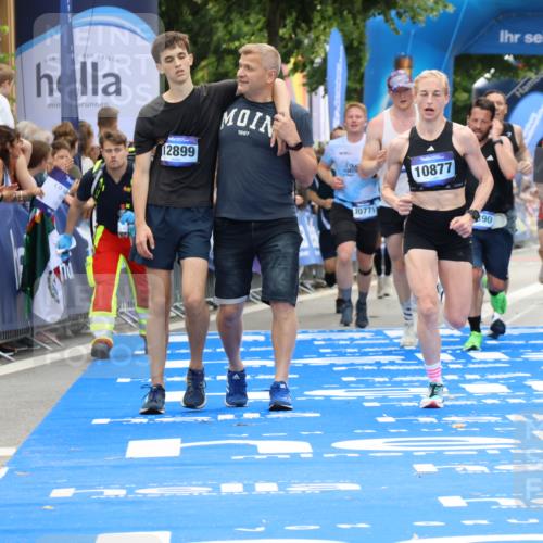 29.06.2025 - hella hamburg halbmarathon Strokosch-Dieckow http://msf.ph/oto/8457762 29.06.2025 10:35:20 Ziel 1889, 4050, 4944, 7867, 10771, 10877, 11898, 12514, 13798, 14789, 15390, 15701, 15773, 15931, 15959, 16811 meine-sportfotos.de