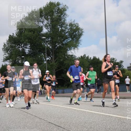 29.06.2025 - hella hamburg halbmarathon Luisa Fischer http://msf.ph/oto/8457775 29.06.2025 10:36:50 Kennedybrücke 18169, 111, 13535, 17135, 1849, 447, 13375, 9258, 1896, 1189, 1275, 1896, 2526, 2776, 4361, 4433, 4449, 4807, 5075, 5141, 5557, 5561, 5584, 5821, 5822, 6956, 7633, 8157, 8383, 8620, 9258, 9438, 9706, 9799, 9995, 10800 meine-sportfotos.de