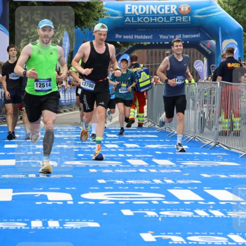29.06.2025 - hella hamburg halbmarathon Strokosch-Dieckow http://msf.ph/oto/8457800 29.06.2025 10:35:16 Ziel 4740, 4944, 7867, 10877, 11898, 12514, 13798, 14789, 15390, 15415, 15701, 15773, 15931 meine-sportfotos.de