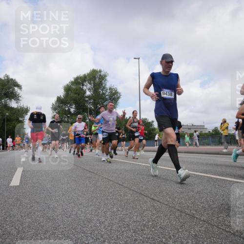 29.06.2025 - hella hamburg halbmarathon Luisa Fischer http://msf.ph/oto/8457819 29.06.2025 10:36:54 Kennedybrücke 2526, 8169, 1337, 9438, 1189, 1275, 1896, 2526, 3264, 3340, 3345, 3848, 4449, 4807, 5141, 5557, 5561, 5821, 5822, 5887, 6515, 6516, 6956, 7027, 7633, 7653, 7982, 8157, 8349, 8375, 8377, 8383, 8401, 8620, 9258, 9438, 9995, 10800 meine-sportfotos.de