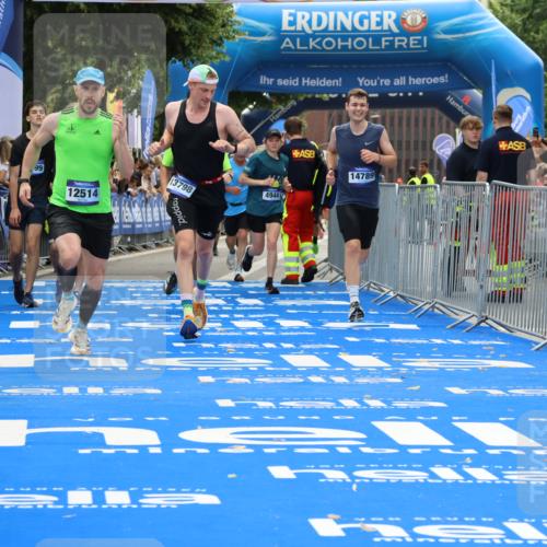 29.06.2025 - hella hamburg halbmarathon Strokosch-Dieckow http://msf.ph/oto/8457835 29.06.2025 10:35:15 Ziel 4740, 4944, 7628, 7867, 10877, 11898, 12514, 13798, 14789, 15415, 15701, 15773, 17022 meine-sportfotos.de