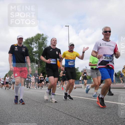 29.06.2025 - hella hamburg halbmarathon Luisa Fischer http://msf.ph/oto/8457861 29.06.2025 10:36:56 Kennedybrücke 5421, 15994, 9995, 2526, 1189, 1275, 2526, 3264, 3340, 3345, 3848, 4807, 5141, 5557, 5821, 5822, 5887, 6364, 6515, 6516, 6956, 7027, 7633, 7653, 7982, 8157, 8349, 8375, 8377, 8383, 8401, 8620, 9438, 9995, 10048, 10800 meine-sportfotos.de