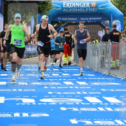 29.06.2025 - hella hamburg halbmarathon Strokosch-Dieckow http://msf.ph/oto/8457868 29.06.2025 10:35:15 Ziel 4740, 4944, 7628, 7867, 10877, 11898, 12514, 13798, 14789, 15415, 15701, 15773, 17022 meine-sportfotos.de