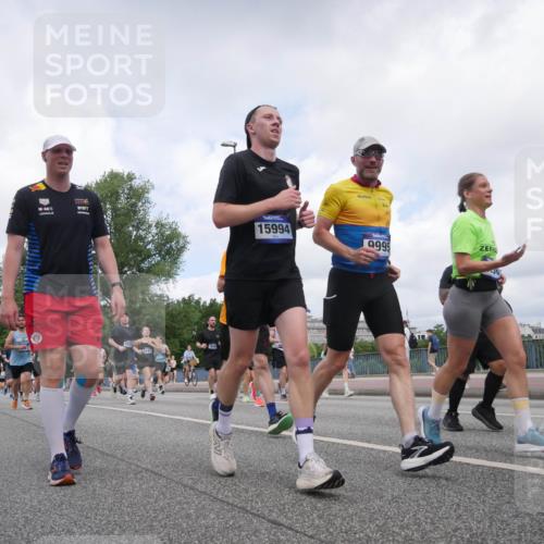29.06.2025 - hella hamburg halbmarathon Luisa Fischer http://msf.ph/oto/8457869 29.06.2025 10:36:57 Kennedybrücke 5687, 5141, 15994, 9995, 1189, 1275, 2526, 3264, 3340, 3345, 3848, 4807, 4826, 5141, 5557, 5821, 5822, 5887, 6364, 6515, 6516, 6956, 7027, 7633, 7653, 7982, 8157, 8349, 8375, 8377, 8383, 8401, 8620, 9438, 9995, 10048, 10800 meine-sportfotos.de