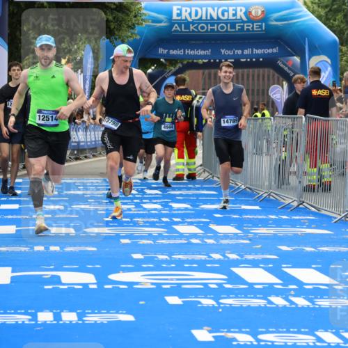 29.06.2025 - hella hamburg halbmarathon Strokosch-Dieckow http://msf.ph/oto/8457904 29.06.2025 10:35:16 Ziel 4740, 4944, 7867, 10877, 11898, 12514, 13798, 14789, 15390, 15415, 15701, 15773, 15931 meine-sportfotos.de